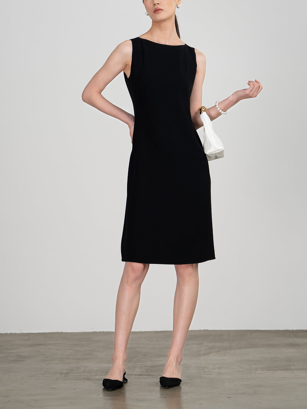 Timeless Sleeveless Shift Dress