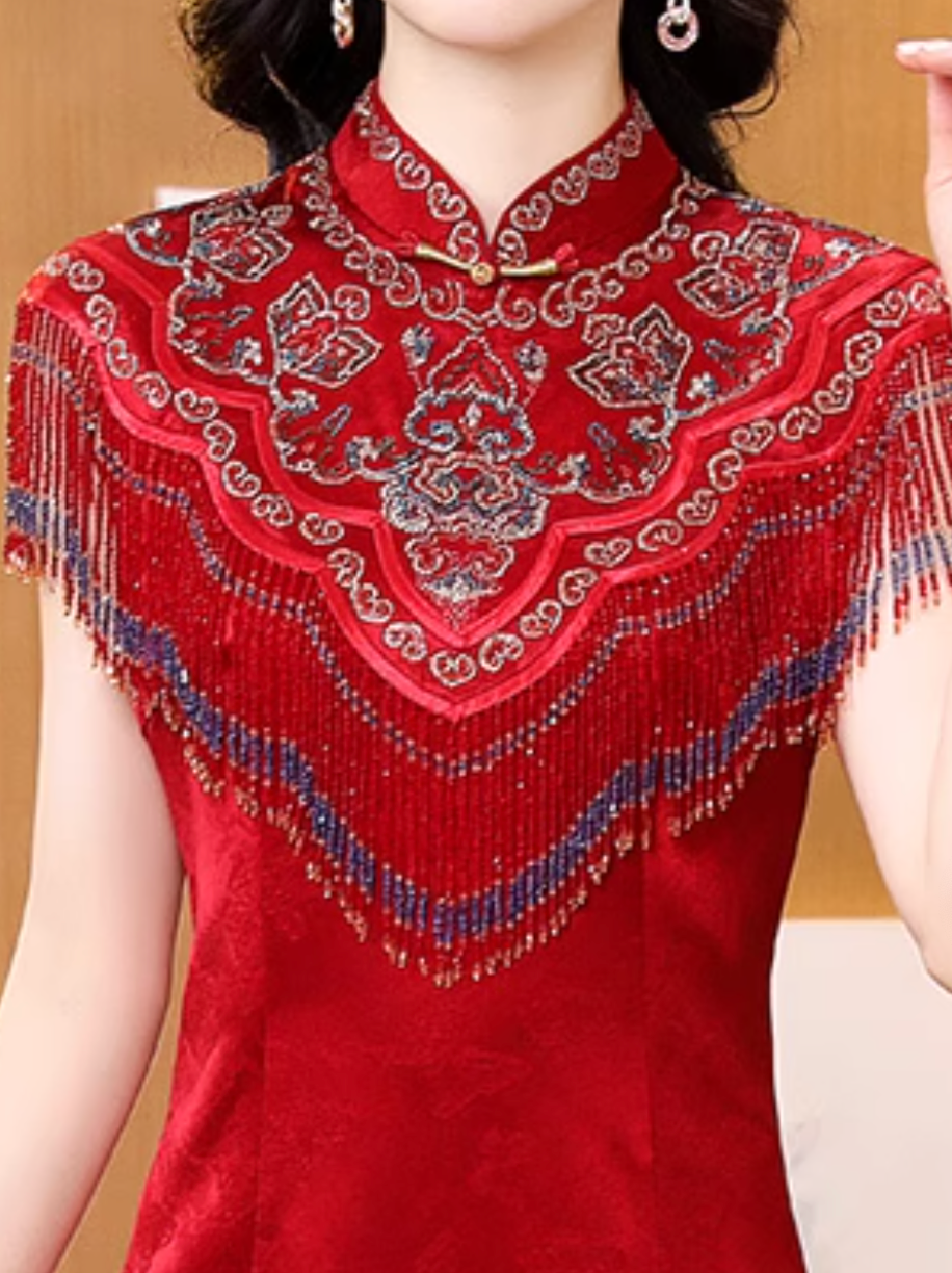 Modern Embroidered Qipao Dress – Elegant Red Wedding Style (2025 New Arrival)
